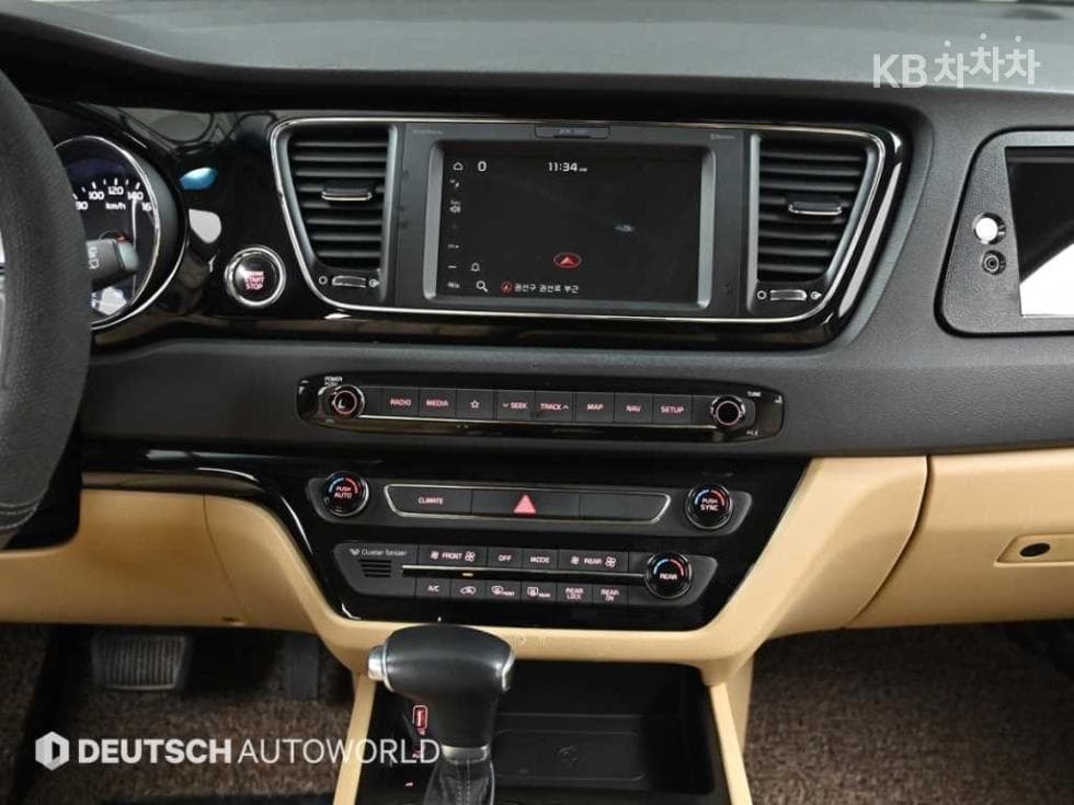 Киа The New (фейслифт) КанивалВисок Лимузин (Канивал) 2.2 Дизел 7-местен (Лимузин) President - 16