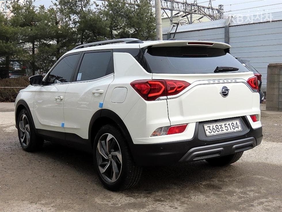 KG Mobility 뷰티플 코란도1.5 GDi Turbo 2WD C5 Plus - 2