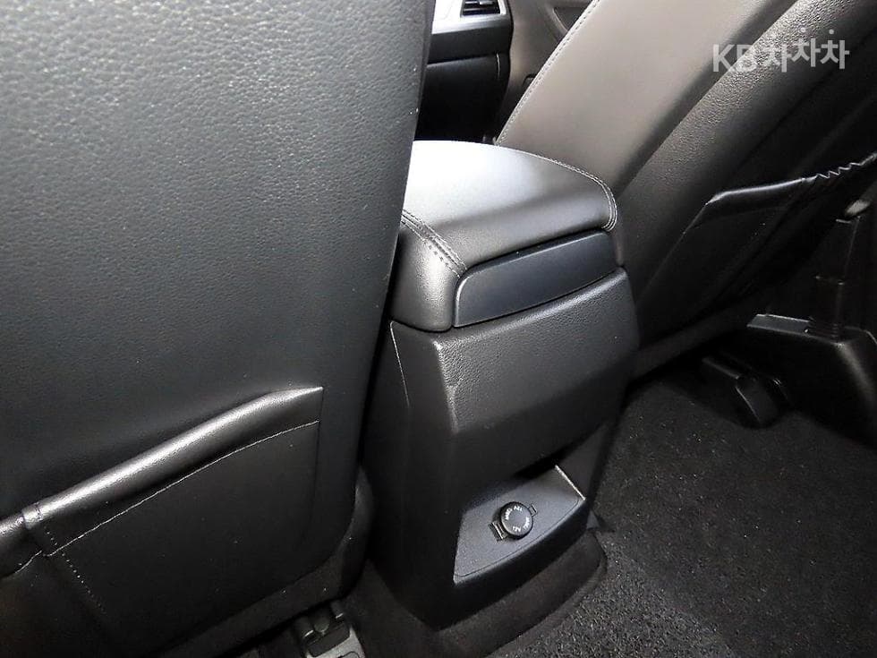 KG Mobility 뷰티플 코란도1.5 GDi Turbo 2WD C5 Plus - 16