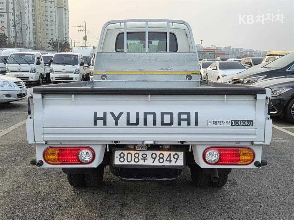 Hyundai Porter 2Extra Long Super Cab CRDi DLX Standard - 4