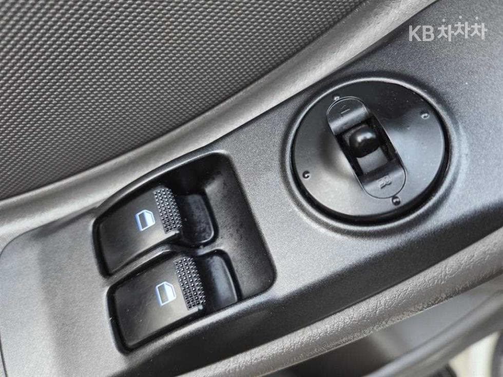 Hyundai Porter 2Extra Long Super Cab CRDi DLX Standard - 15