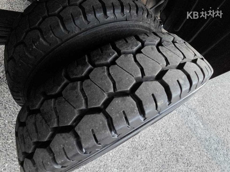 Hyundai Porter 2Extra Long Super Cab CRDi DLX Standard - 20