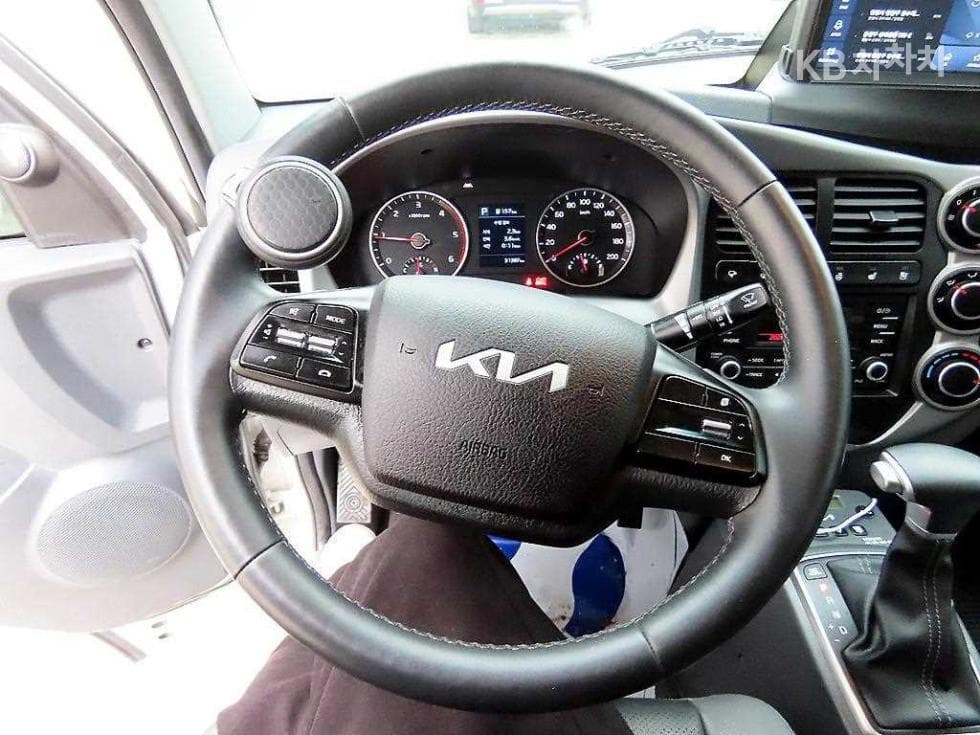 Киа The New (фейслифт) Бонго 3 (лек)LPG 냉동Товарна надстройка차 1 тон Стандартен Королевска кабина Удължено междуосие GL - 10