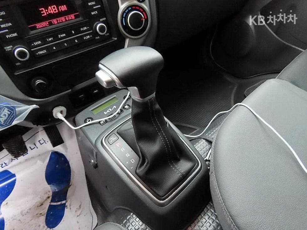 Киа The New (фейслифт) Бонго 3 (лек)LPG 냉동Товарна надстройка차 1 тон Стандартен Королевска кабина Удължено междуосие GL - 12