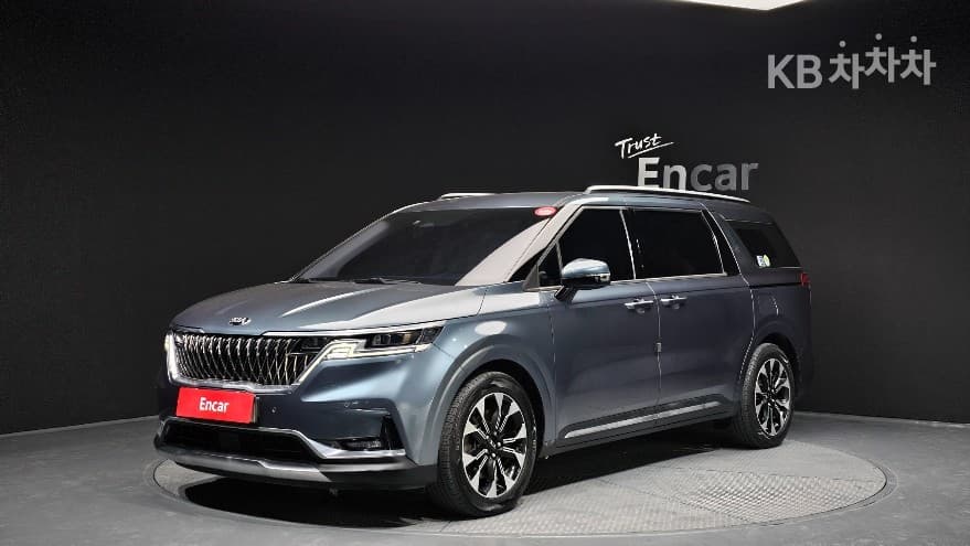 Kia Carnival 4th generation D2.2 9-seater Noblesse - Image 1