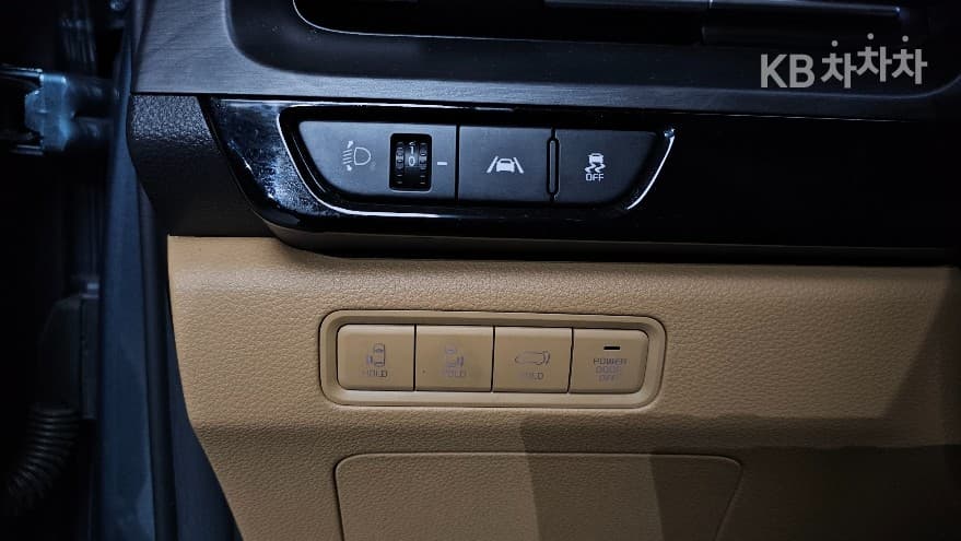 Kia Carnival 4th generationD2.2 9-seater Noblesse - 13