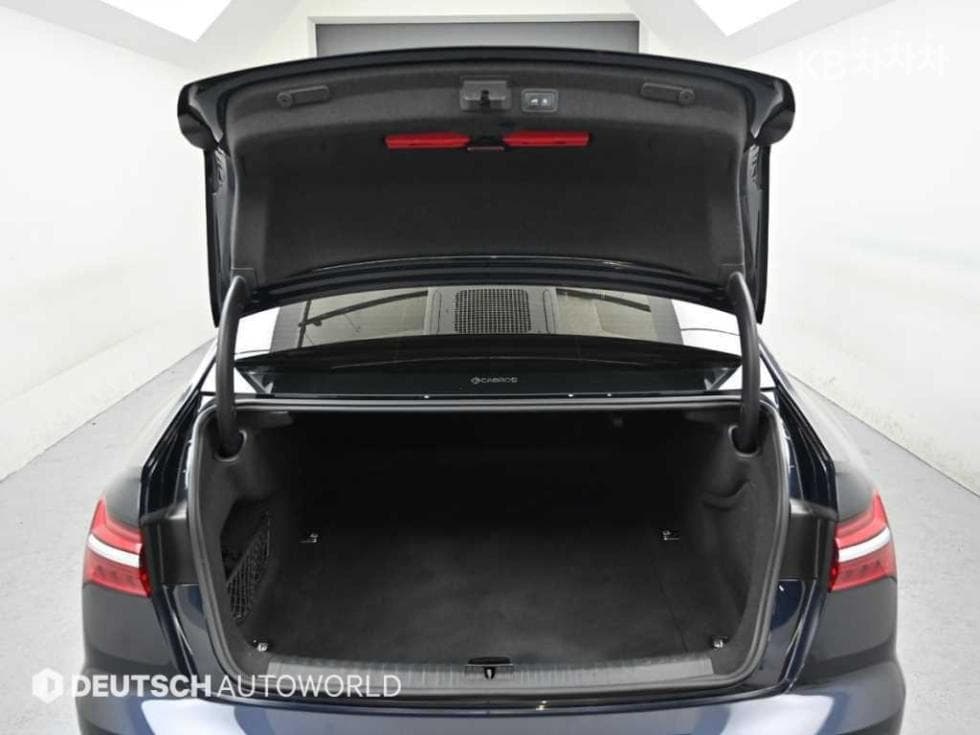 Audi A6(C8)45 TFSI Quattro Premium - 19