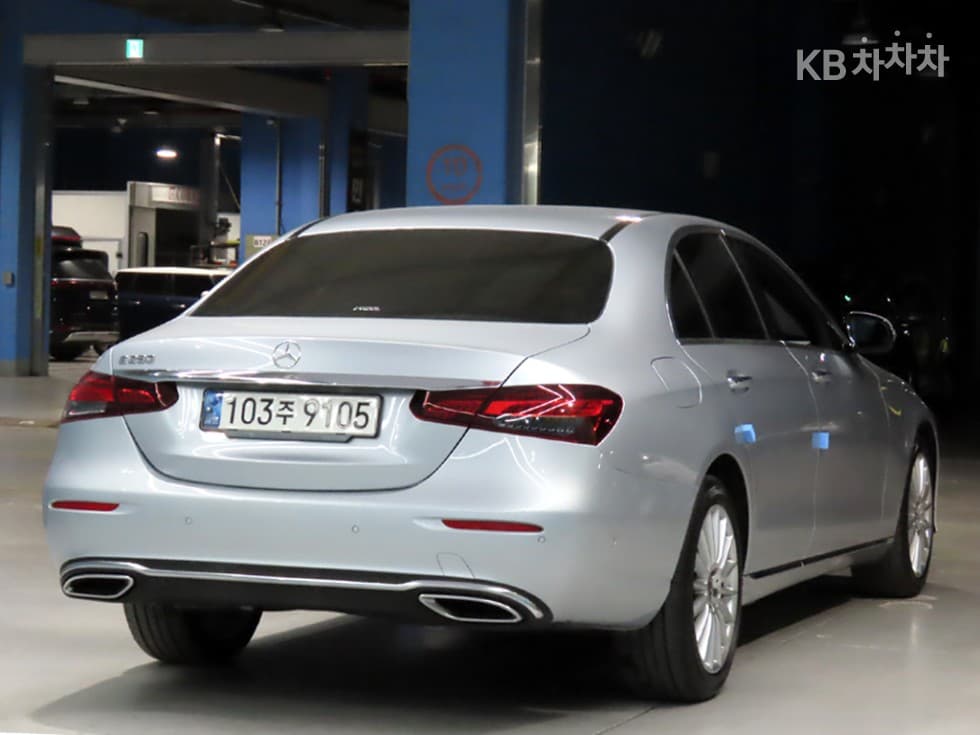 Mercedes-Benz E-Class (W213)E250 Exclusive - 4