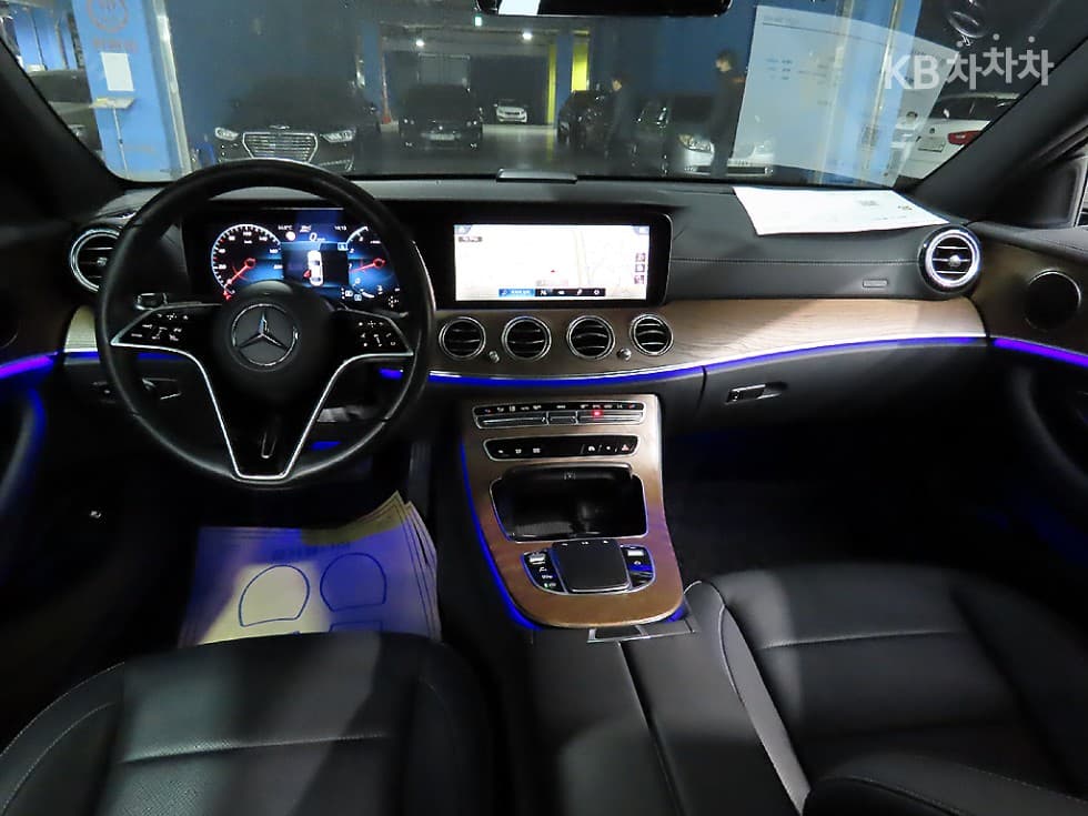 Mercedes-Benz E-Class (W213)E250 Exclusive - 5