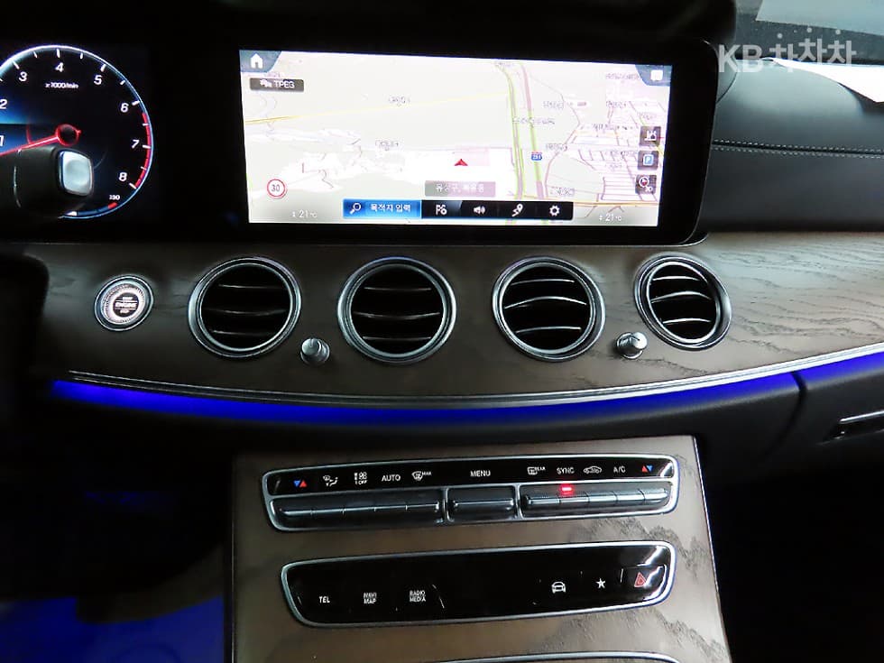 Mercedes-Benz E-Class (W213)E250 Exclusive - 10