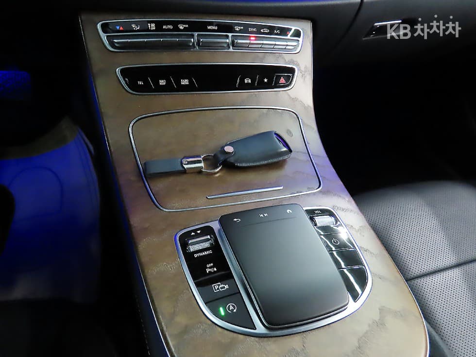 Mercedes-Benz E-Class (W213)E250 Exclusive - 11
