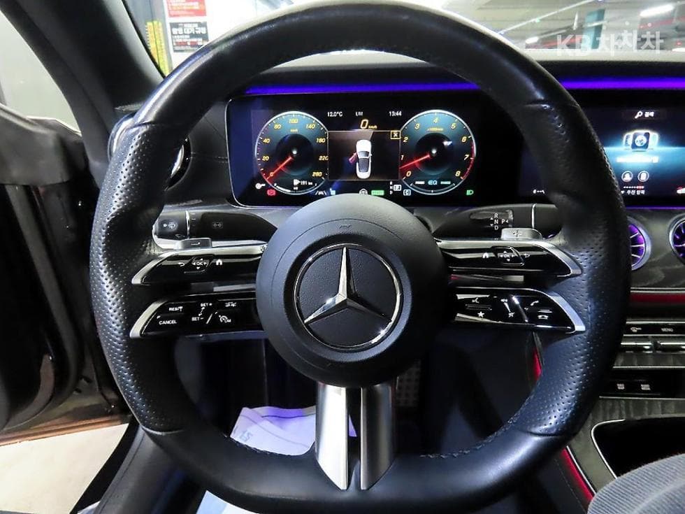 Mercedes-Benz E-Клас (W213)E450 4MATIC Carbriolet Стандартен - 12