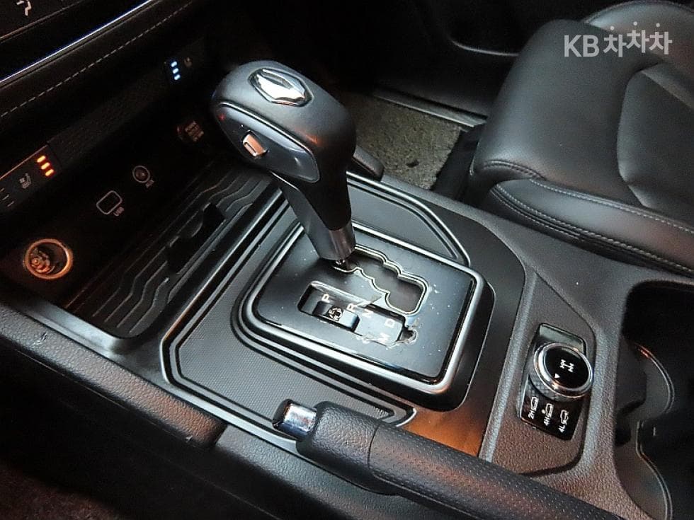 КейДжи Мобилити Rexton 스포츠2.2 4x4 Престиж Специал (специален признак/издание) - 9