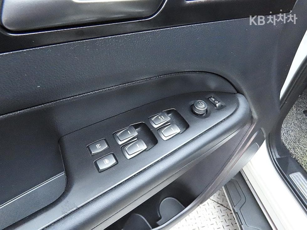 КейДжи Мобилити Rexton 스포츠2.2 4x4 Престиж Специал (специален признак/издание) - 13