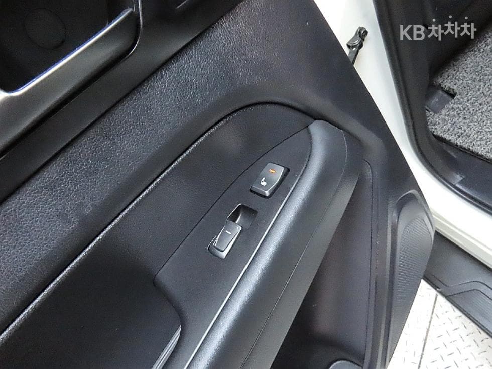 КейДжи Мобилити Rexton 스포츠2.2 4x4 Престиж Специал (специален признак/издание) - 18
