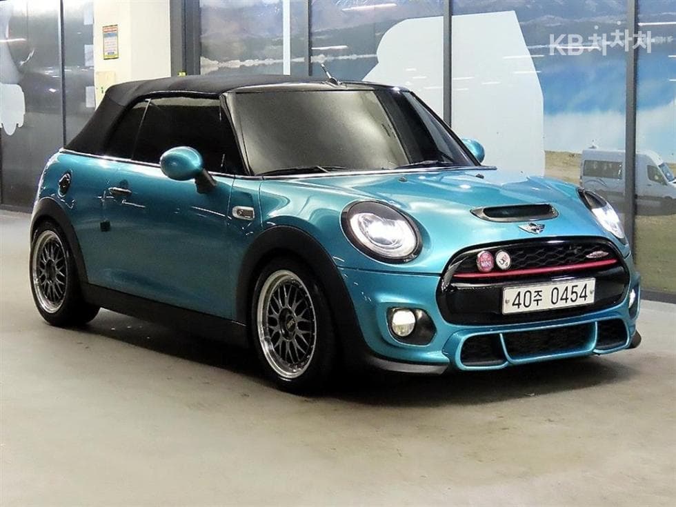 Mini New Convertible S 2.0 Standard - Image 1