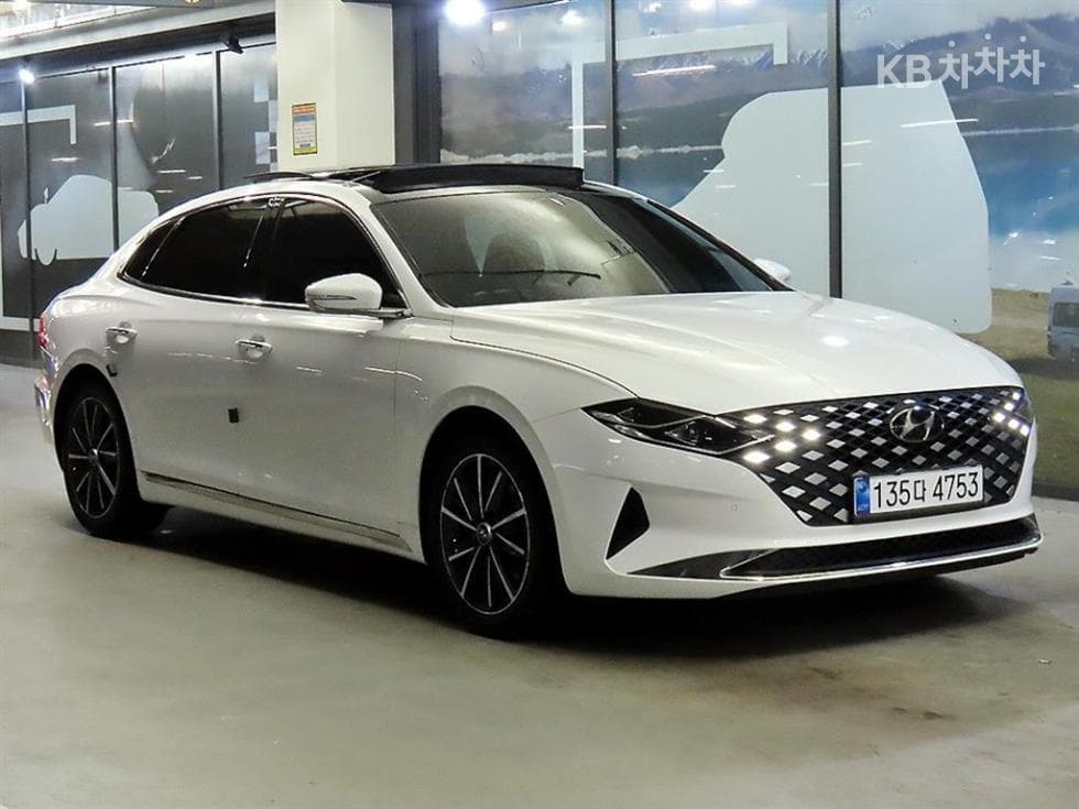 Hyundai The New (facelift) Grandeur (Azera) LPi 3.0 Rental car Premium - Image 1