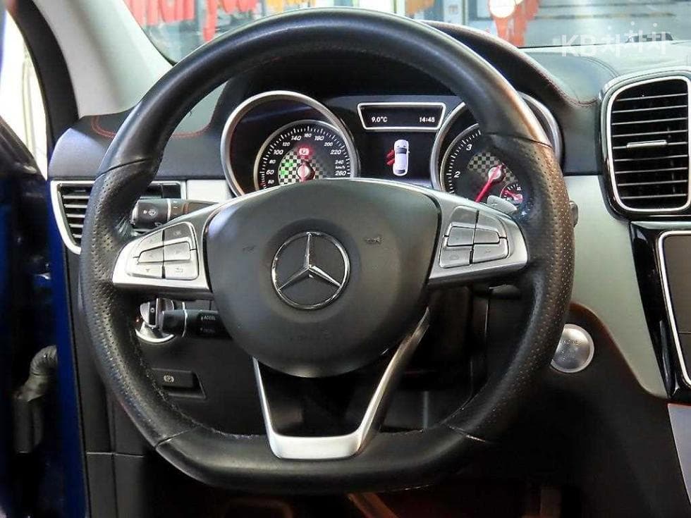 Mercedes-Benz GLE(W166)350 d 4Matic Coupe - 8
