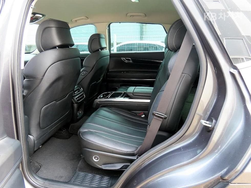 Genesis GV802.5 Turbo Gasoline AWD - 6