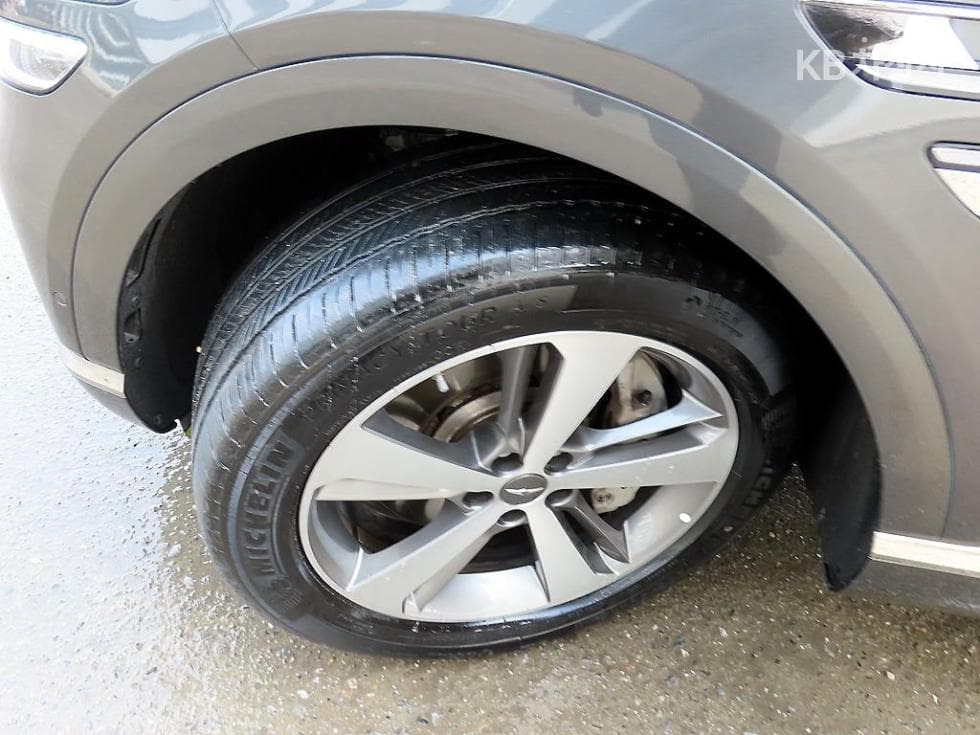 Genesis GV802.5 Turbo Gasoline AWD - 20