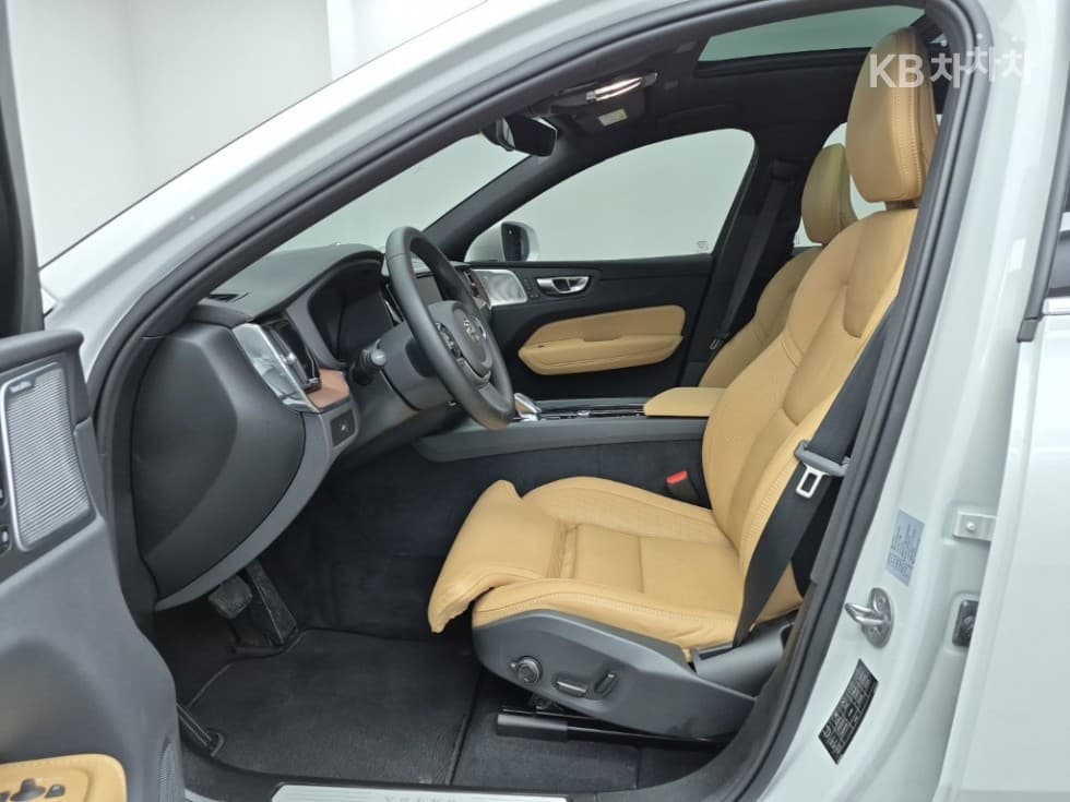 Volvo XC60 Second generationB5 Ultra Bright - 11