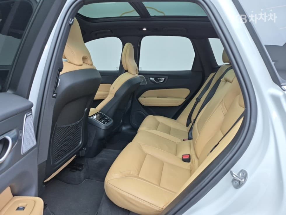 Volvo XC60 Second generationB5 Ultra Bright - 12