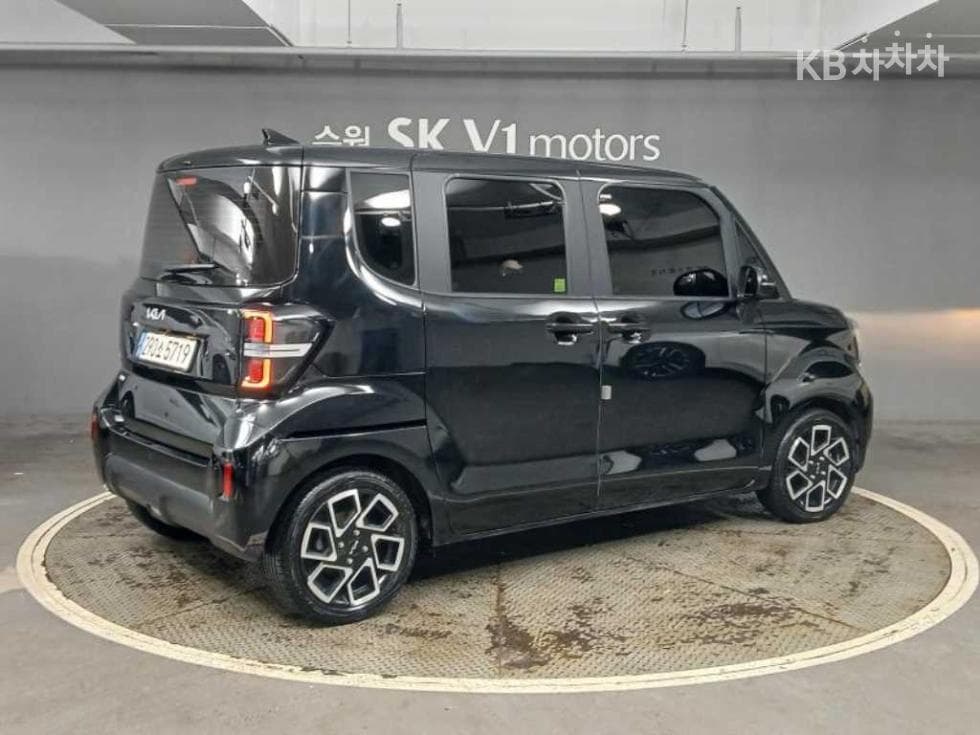 Kia The New (facelift) Kia Ray (van)1.0 Gasoline Signature - 4