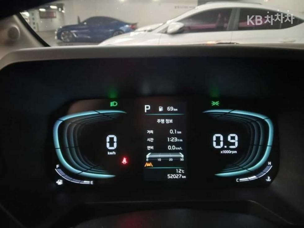 Kia The New (facelift) Kia Ray (van)1.0 Gasoline Signature - 9