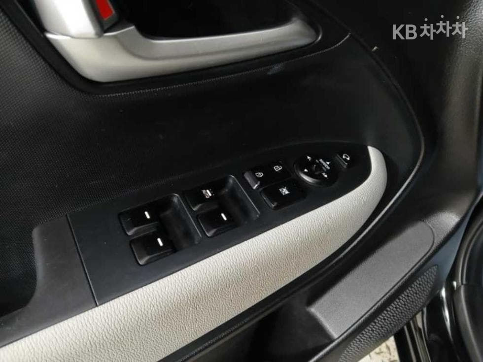 Kia The New (facelift) Kia Ray (van)1.0 Gasoline Signature - 10
