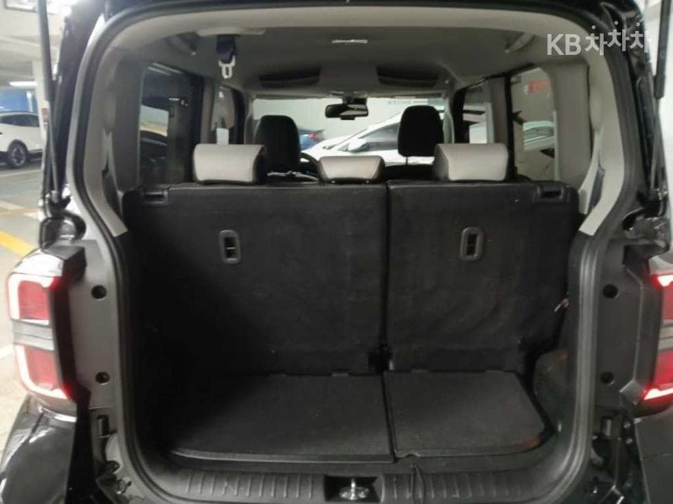Kia The New (facelift) Kia Ray (van)1.0 Gasoline Signature - 18
