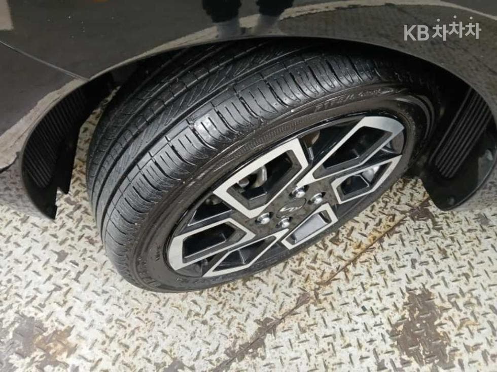 Kia The New (facelift) Kia Ray (van)1.0 Gasoline Signature - 20