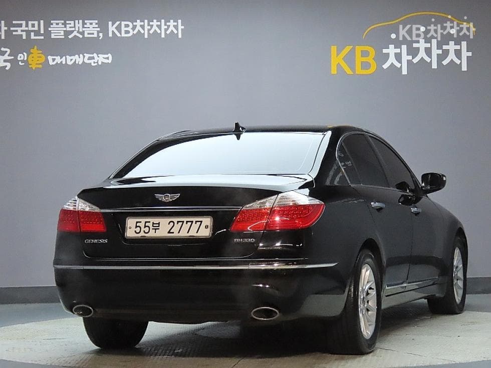 Хюндай ДженезисBH330 LUXURY Стандартен - 2