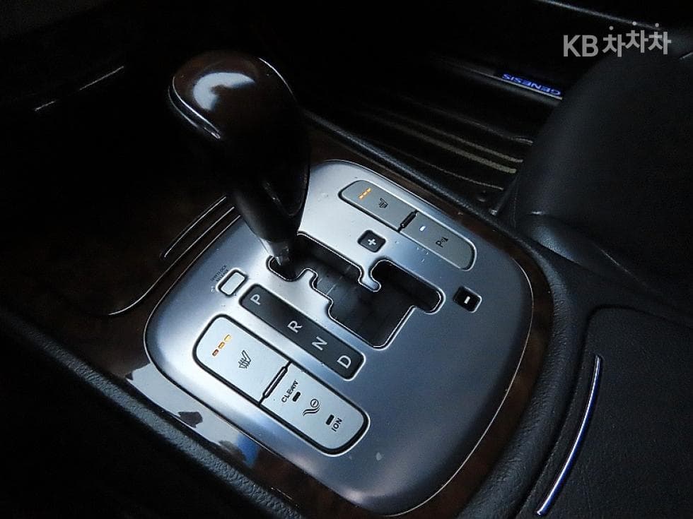 Хюндай ДженезисBH330 LUXURY Стандартен - 9