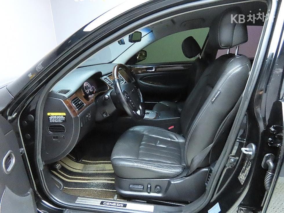 Хюндай ДженезисBH330 LUXURY Стандартен - 10