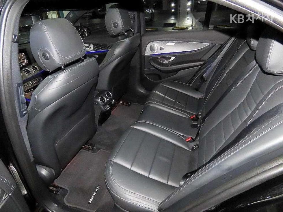 Mercedes-Benz E-Class (W213)E350 4MATIC AMG Line - 7