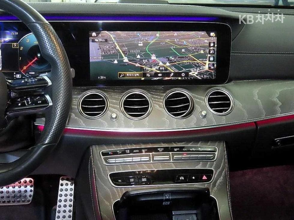 Mercedes-Benz E-Class (W213)E350 4MATIC AMG Line - 11