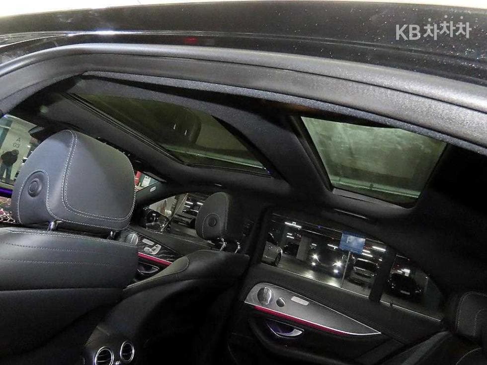 Mercedes-Benz E-Class (W213)E350 4MATIC AMG Line - 16