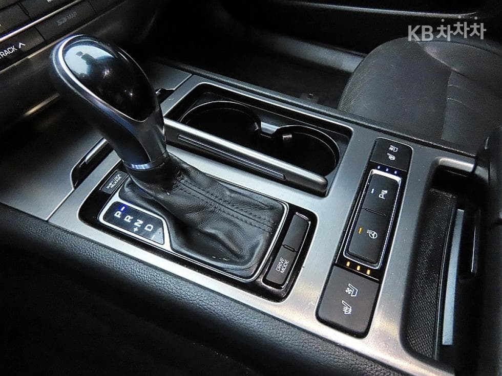 Хюндай ДженезисDHG330 Modern AWD Стандартен - 9
