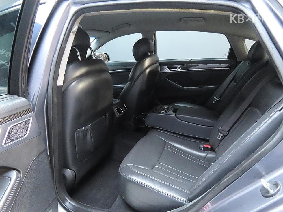 Хюндай ДженезисDHG330 Modern AWD Стандартен - 11