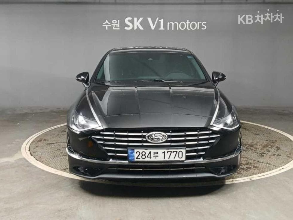 Hyundai Sonata Hybrid (DN8) 2.0 Hybrid Premium 패밀리 - Image 1