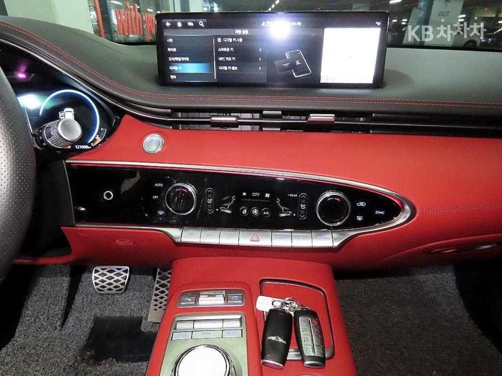 Genesis GV70Gasoline 2.5T AWD - 11