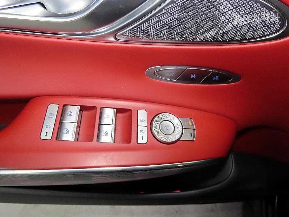 Genesis GV70Gasoline 2.5T AWD - 13
