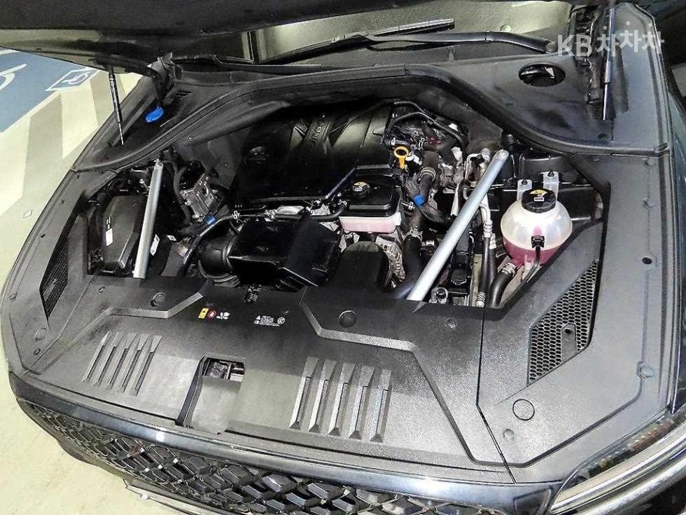 Genesis GV70Gasoline 2.5T AWD - 19
