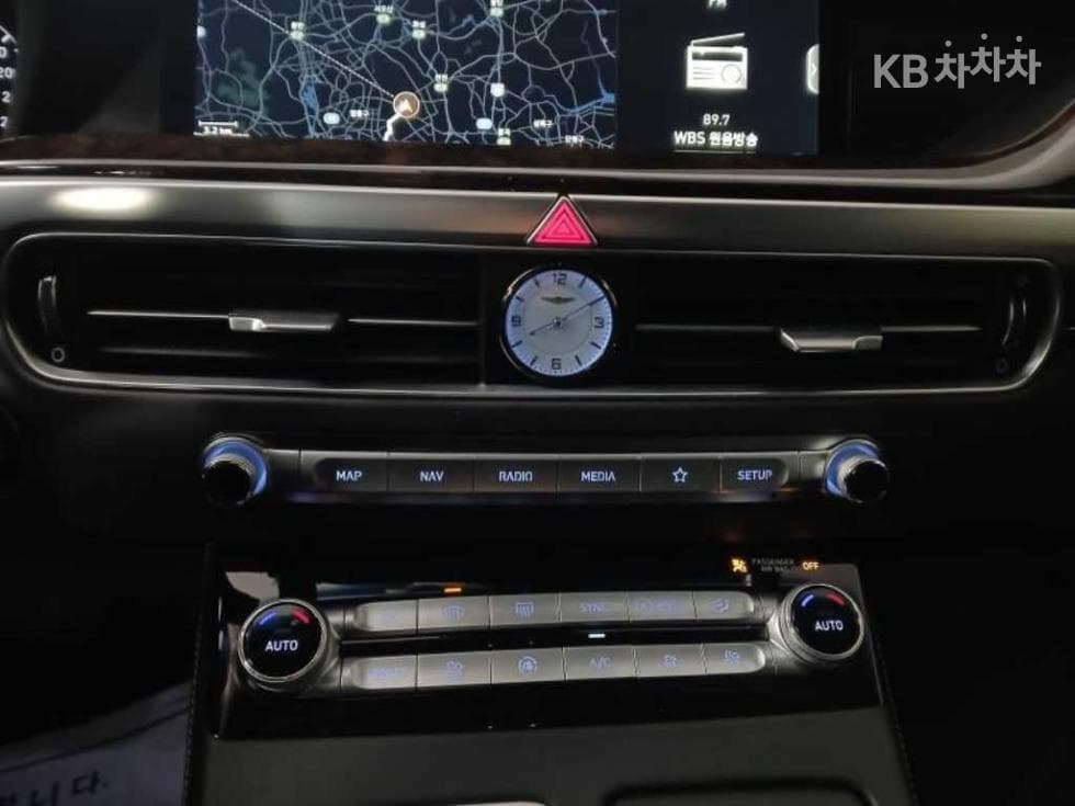 Genesis G903.8 GDi AWD Premium Luxury - 12