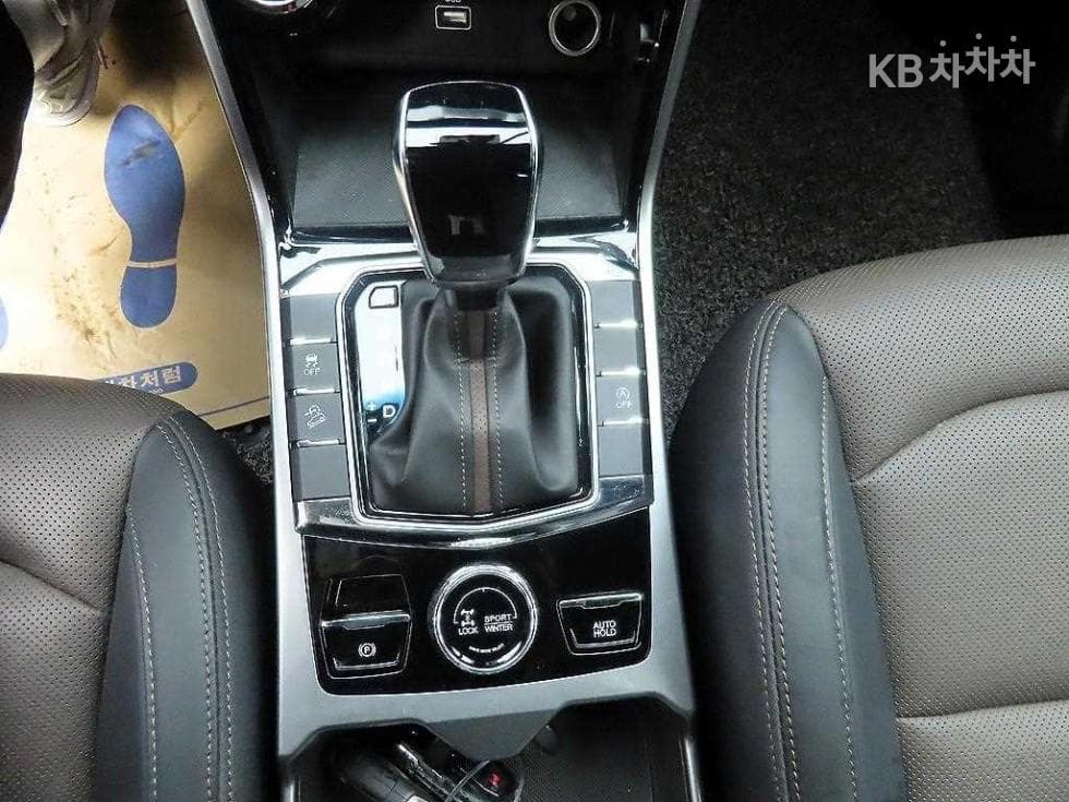 КейДжи Мобилити 뷰티플 코란도1.5 GDi Turbo 4x4 C5 Plus - 10