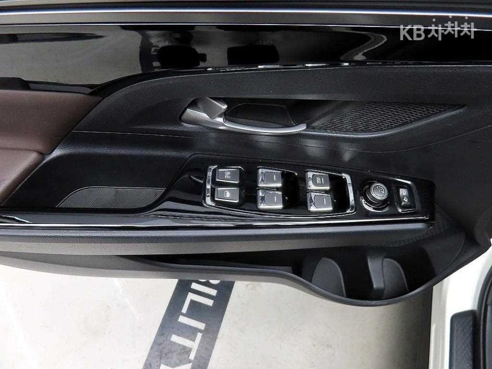 КейДжи Мобилити 뷰티플 코란도1.5 GDi Turbo 4x4 C5 Plus - 11