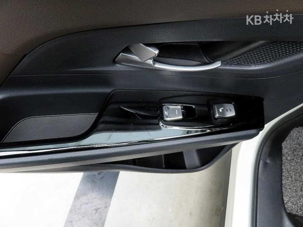 КейДжи Мобилити 뷰티플 코란도1.5 GDi Turbo 4x4 C5 Plus - 12