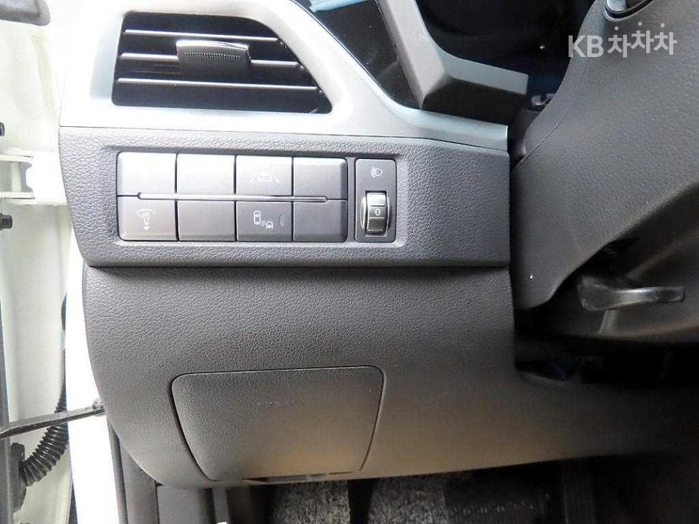 КейДжи Мобилити 뷰티플 코란도1.5 GDi Turbo 4x4 C5 Plus - 13