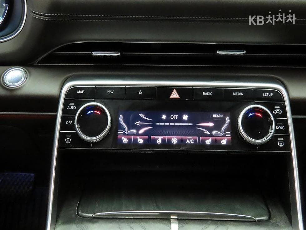 Genesis GV803.5 Turbo Gasoline AWD - 15