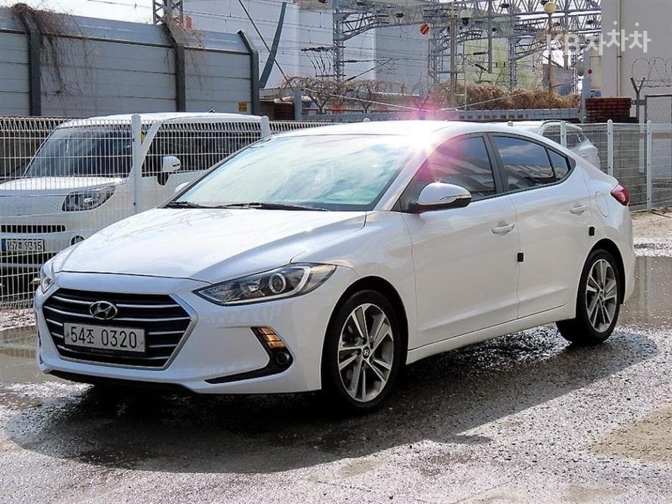 Hyundai Avante (Elantra)AD 1.6 GDi Value Plus - Image 1